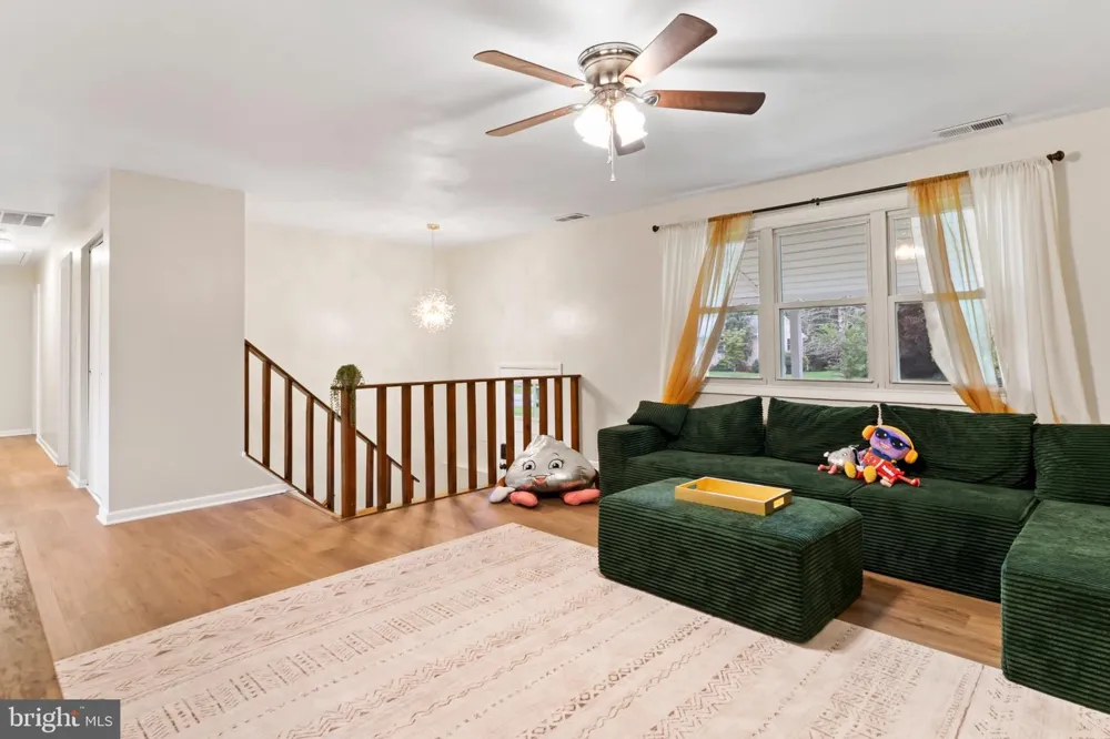 15 PARKSIDE DRIVE Hummelstown, PA 17036