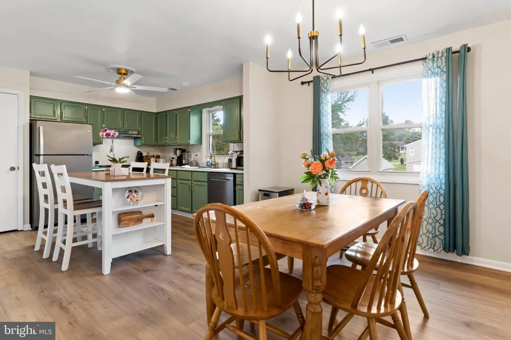 15 PARKSIDE DRIVE Hummelstown, PA 17036