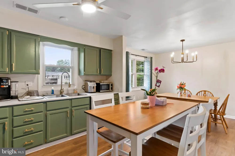 15 PARKSIDE DRIVE Hummelstown, PA 17036