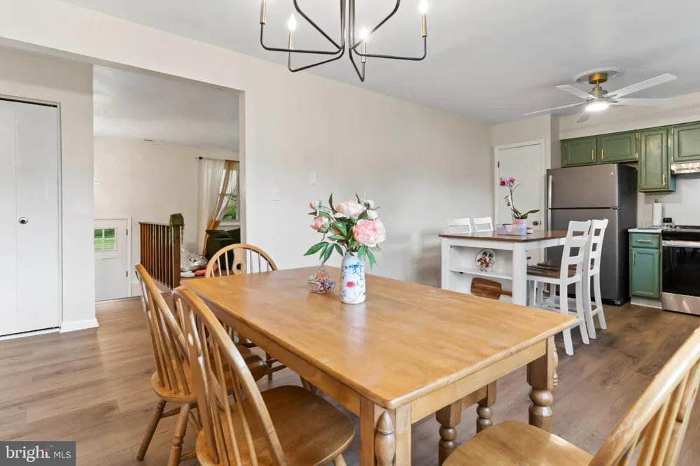 15 PARKSIDE DRIVE Hummelstown, PA 17036