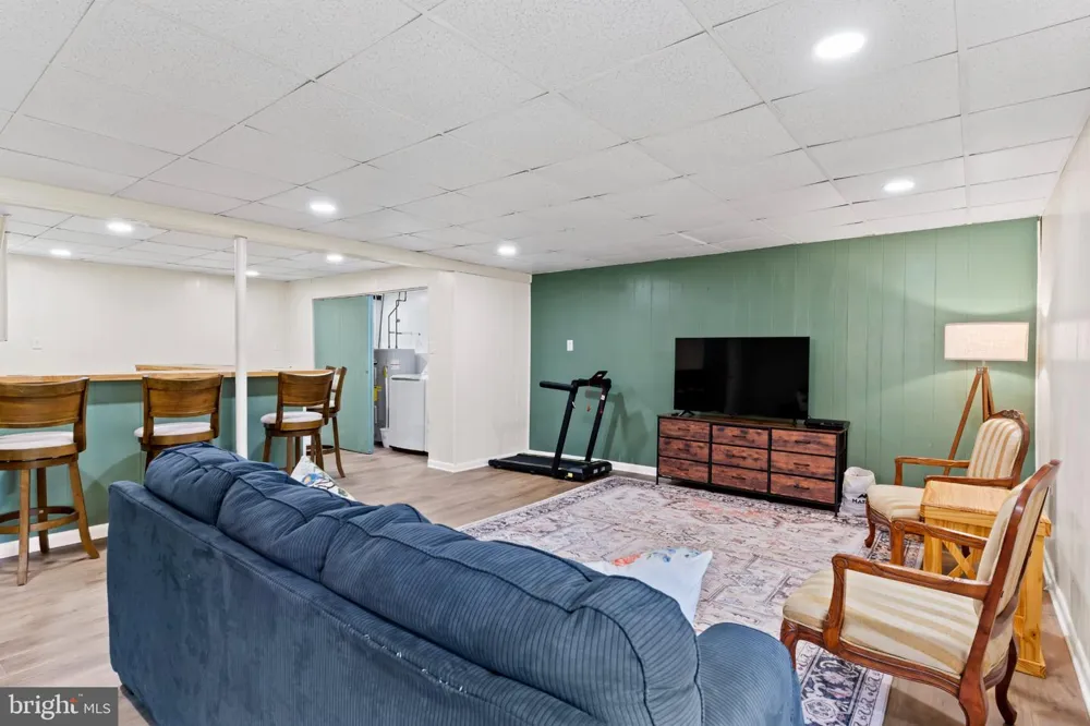 15 PARKSIDE DRIVE Hummelstown, PA 17036
