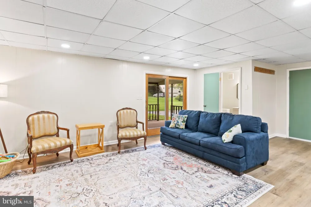 15 PARKSIDE DRIVE Hummelstown, PA 17036