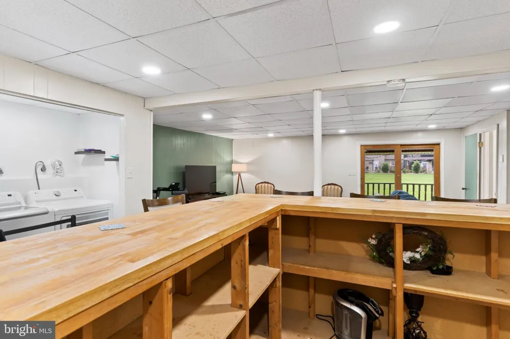 15 PARKSIDE DRIVE Hummelstown, PA 17036