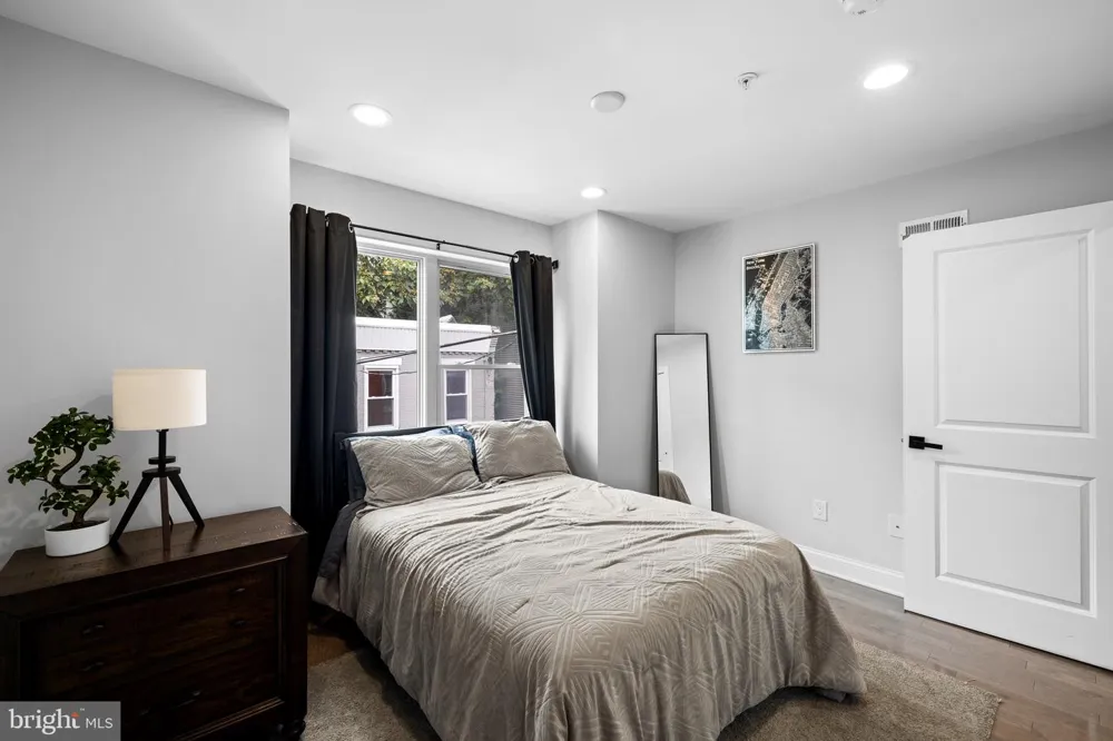 1535 S CAPITOL STREET Philadelphia, PA 19146