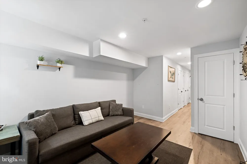 1535 S CAPITOL STREET Philadelphia, PA 19146