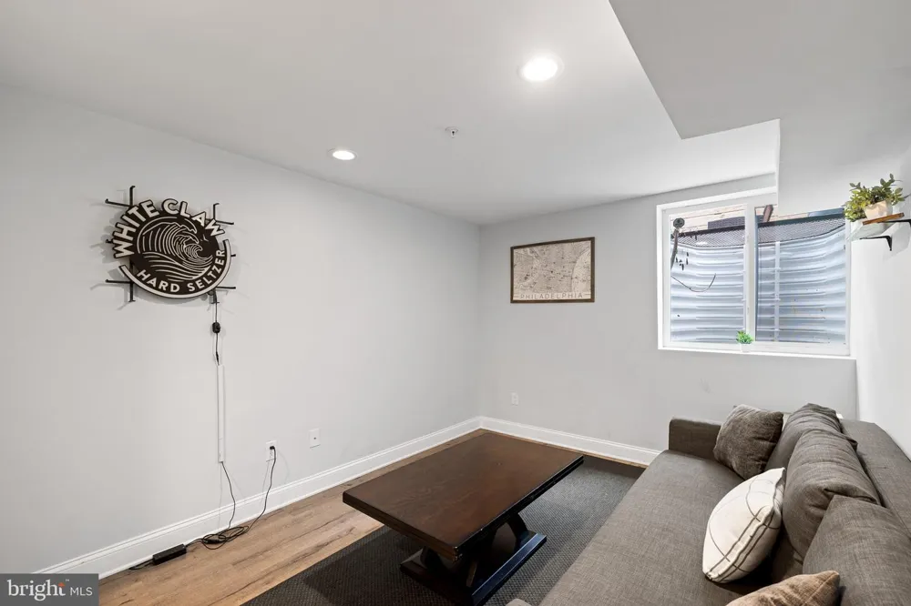 1535 S CAPITOL STREET Philadelphia, PA 19146