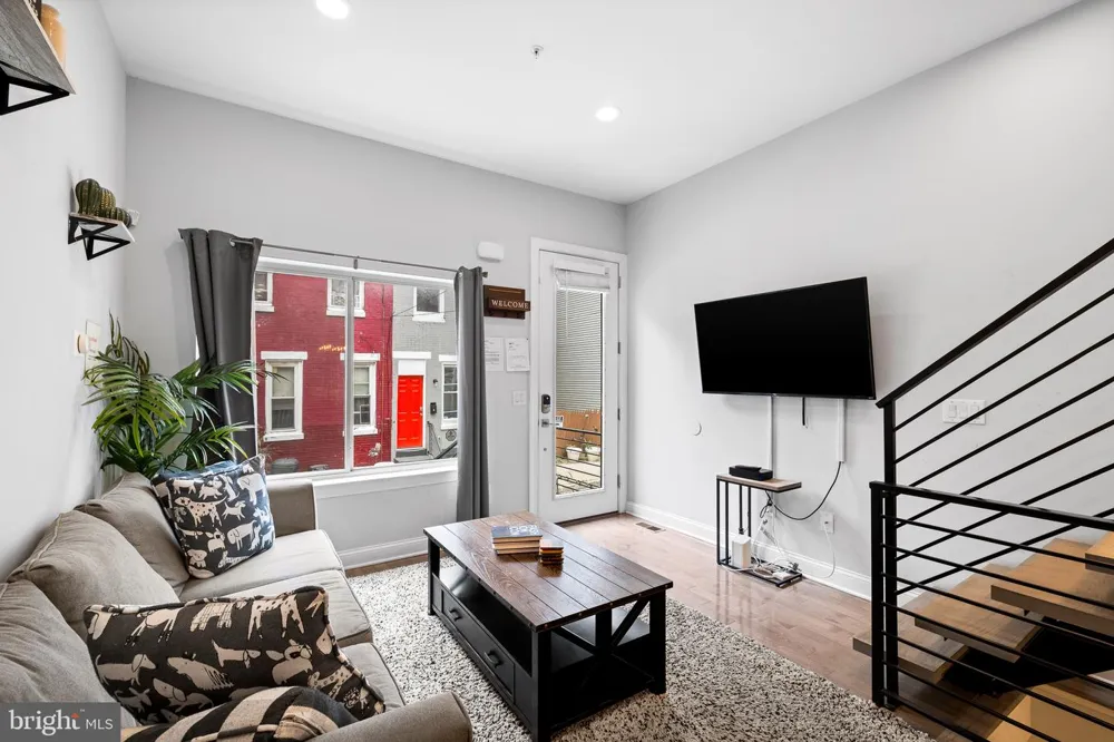 1535 S CAPITOL STREET Philadelphia, PA 19146