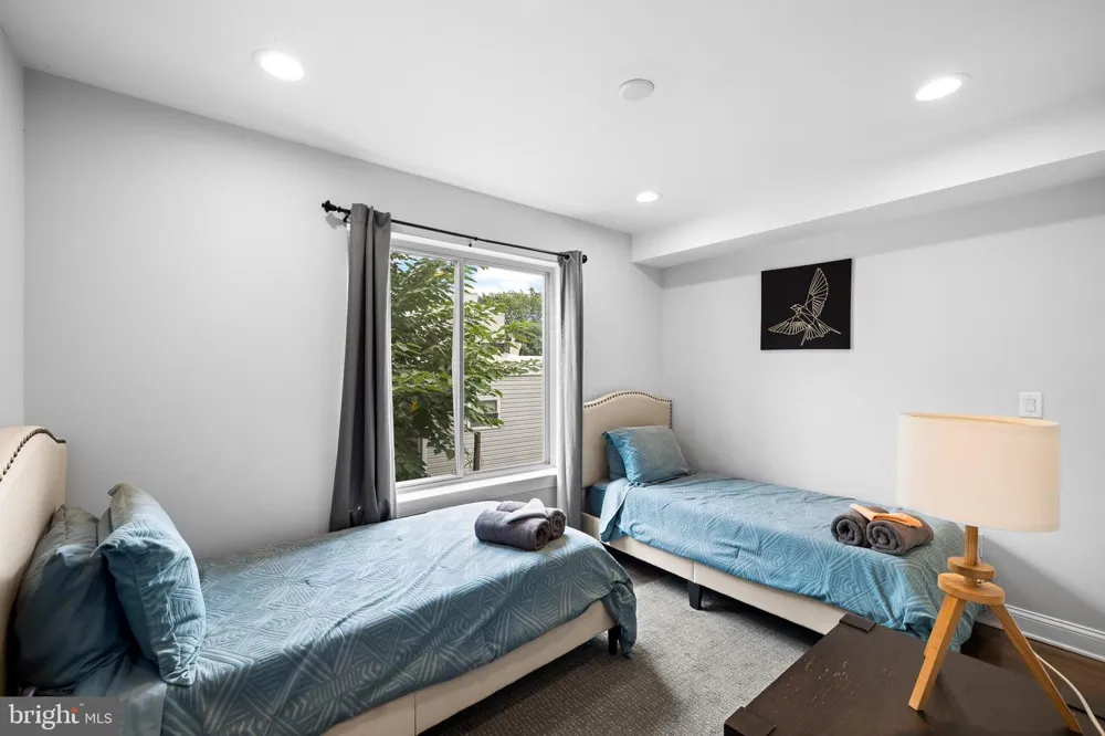 1535 S CAPITOL STREET Philadelphia, PA 19146