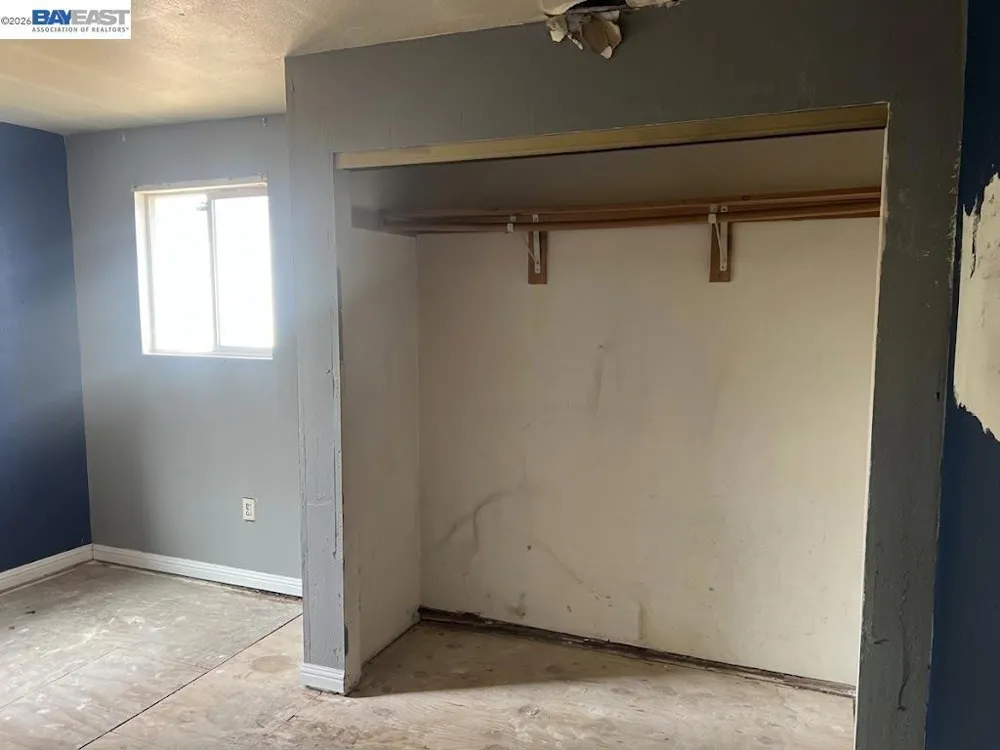 6225 Tevis St Oakland, CA 94621