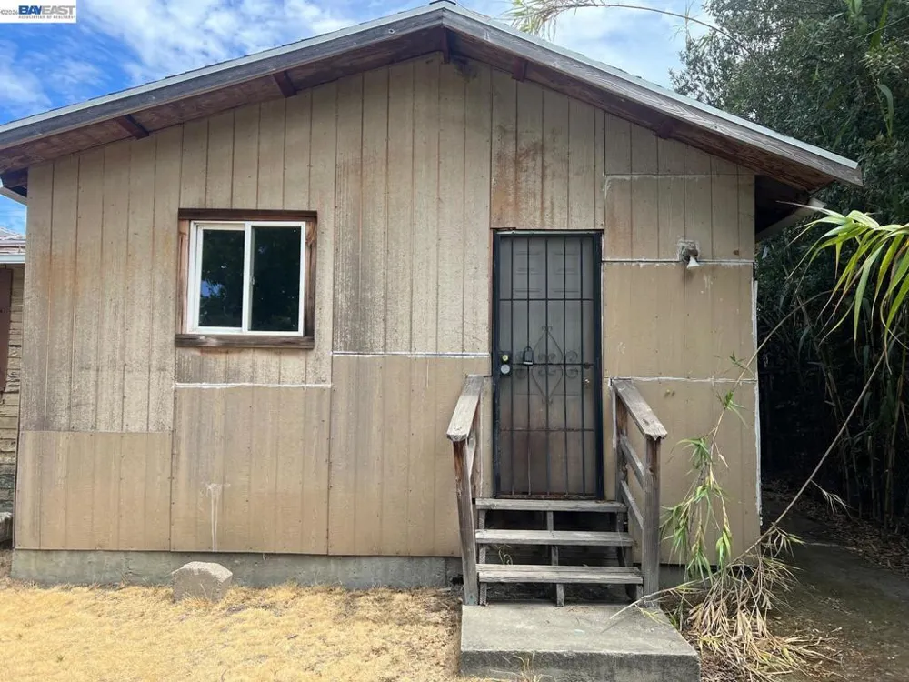 6225 Tevis St Oakland, CA 94621