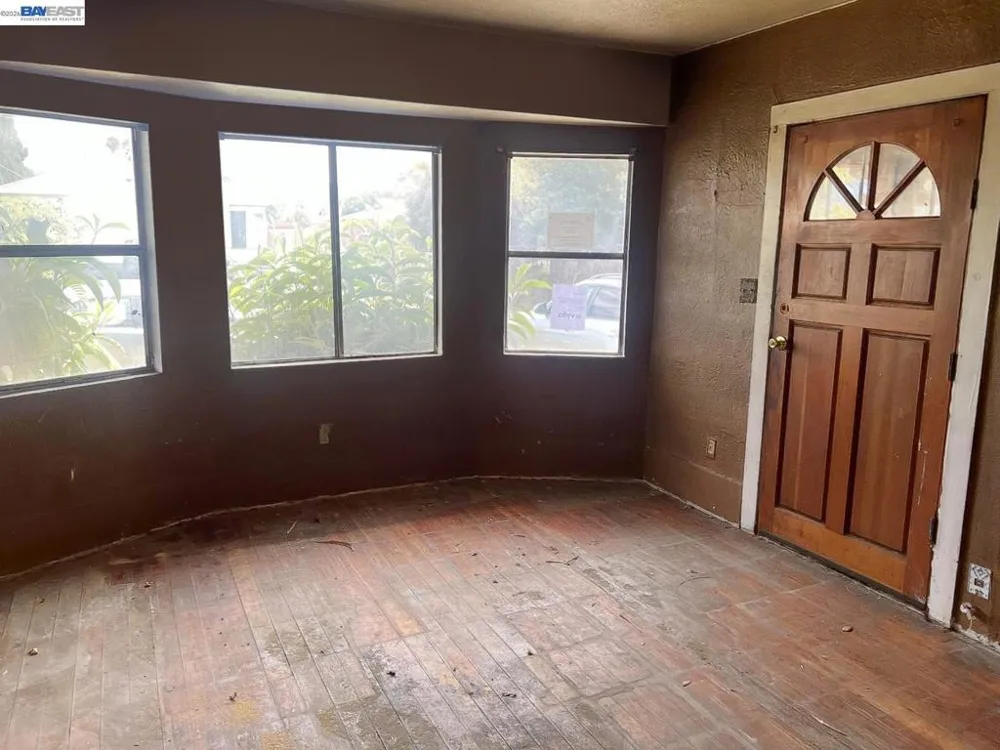 6225 Tevis St Oakland, CA 94621