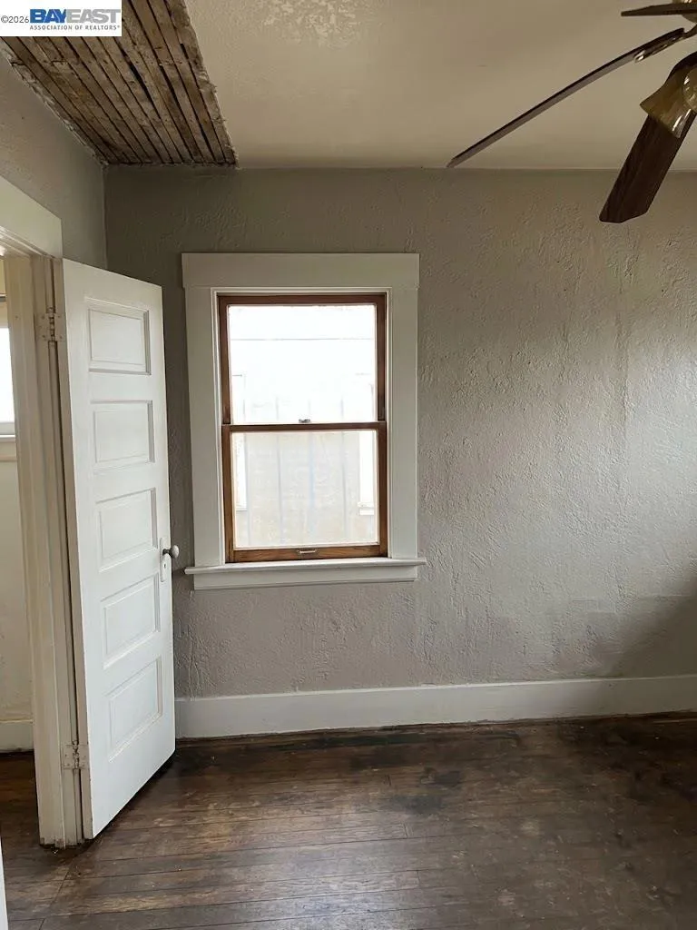 6225 Tevis St Oakland, CA 94621