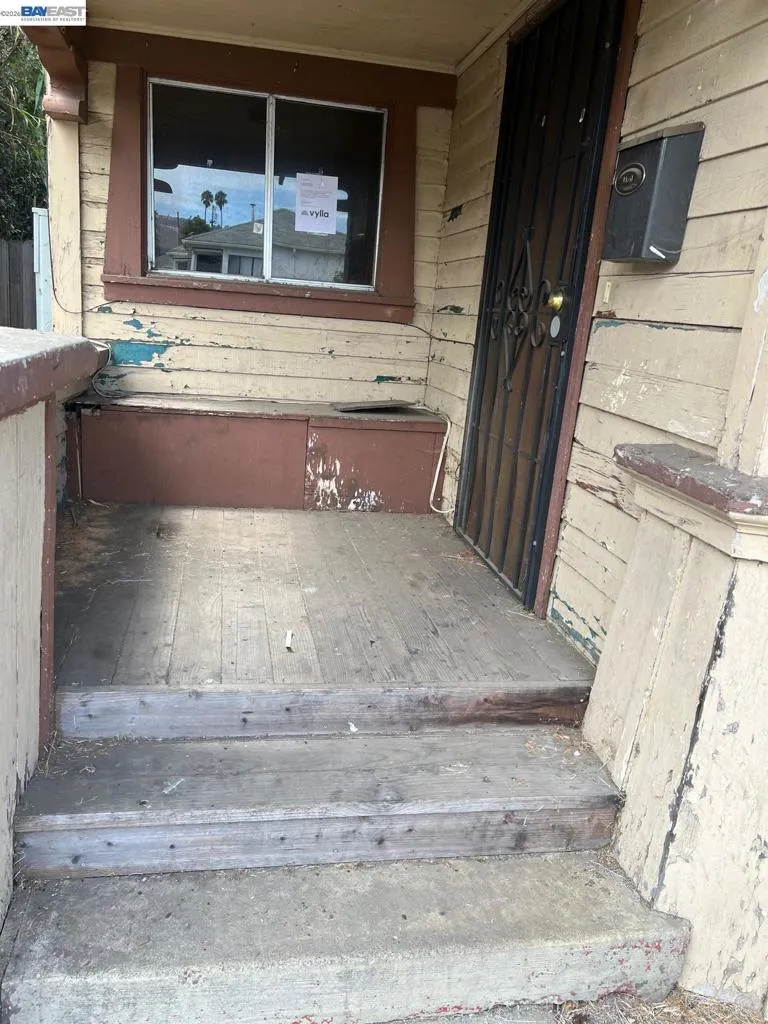 6225 Tevis St Oakland, CA 94621