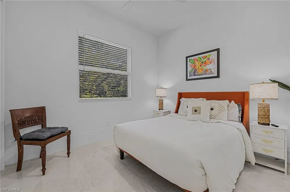 2499 Pine Street Naples, FL 34112