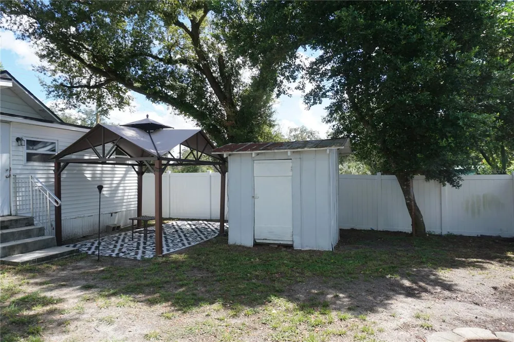 248 AVENUE L NE Winter Haven, FL 33881