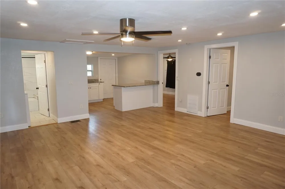 248 AVENUE L NE Winter Haven, FL 33881