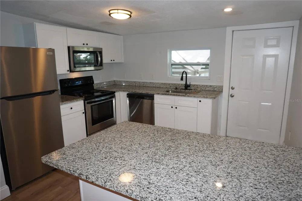 248 AVENUE L NE Winter Haven, FL 33881