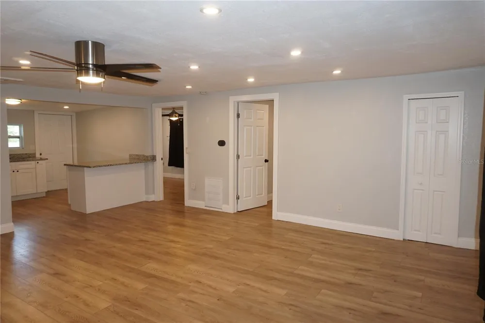 248 AVENUE L NE Winter Haven, FL 33881