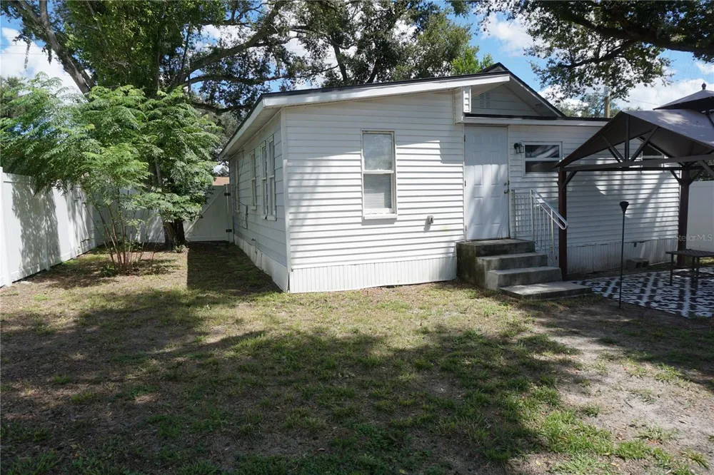 248 AVENUE L NE Winter Haven, FL 33881