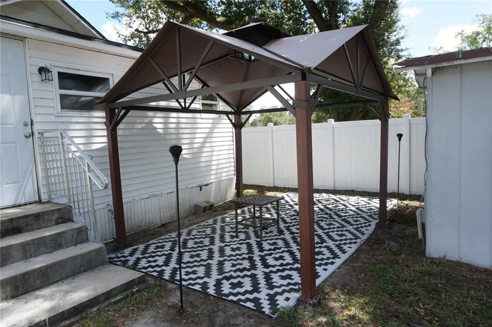 248 AVENUE L NE Winter Haven, FL 33881