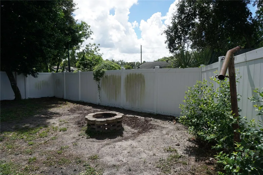 248 AVENUE L NE Winter Haven, FL 33881