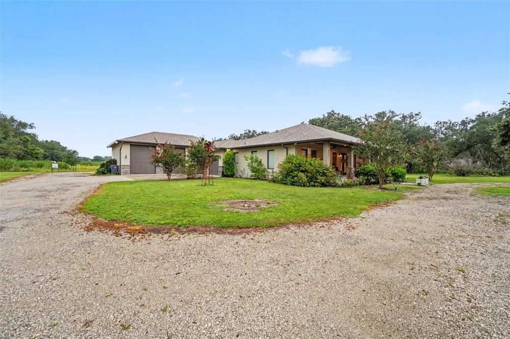 5231 JOE KING ROAD Plant City, FL 33567