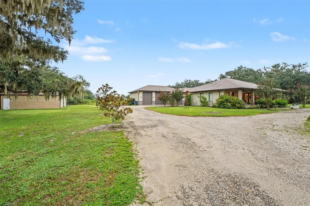 5231 JOE KING ROAD Plant City, FL 33567