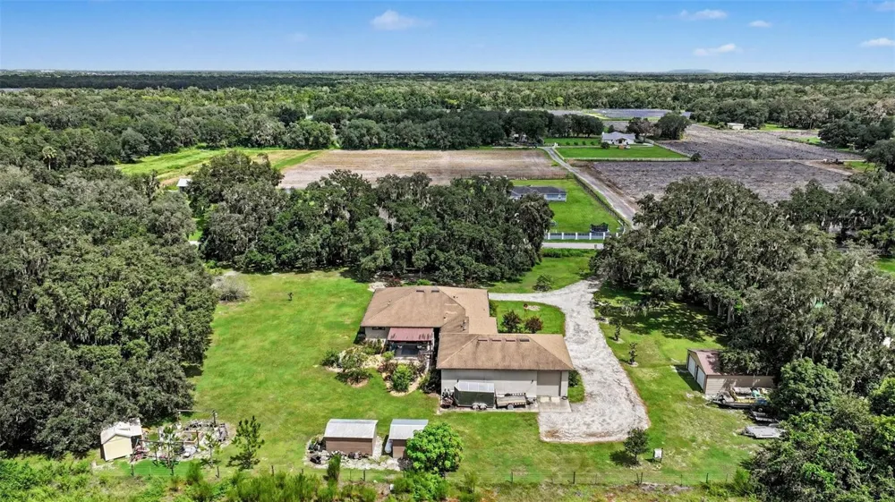 5231 JOE KING ROAD Plant City, FL 33567