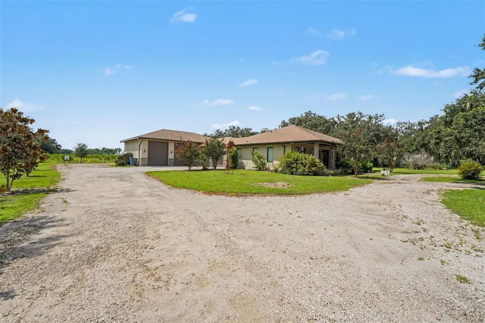 5231 JOE KING ROAD Plant City, FL 33567