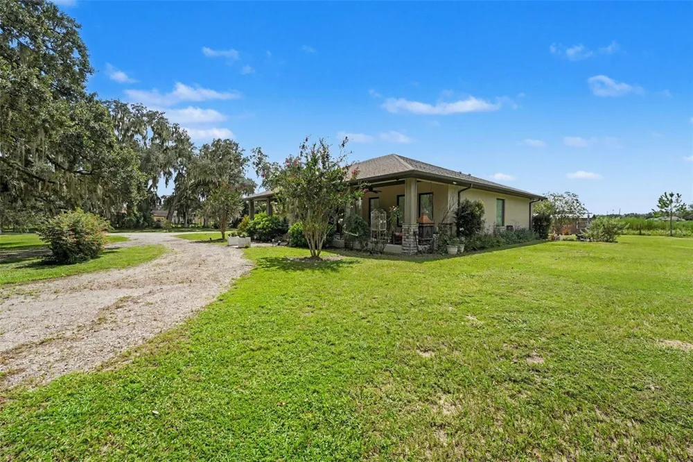 5231 JOE KING ROAD Plant City, FL 33567