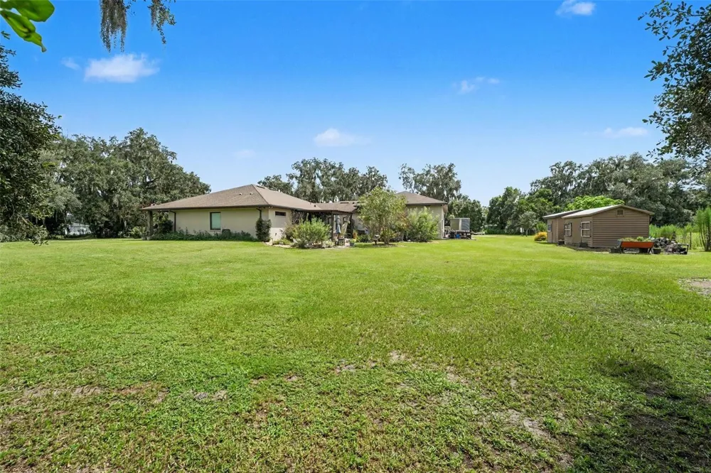 5231 JOE KING ROAD Plant City, FL 33567