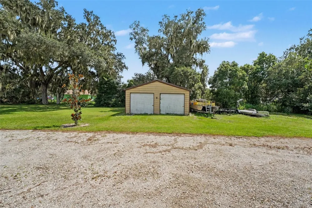5231 JOE KING ROAD Plant City, FL 33567