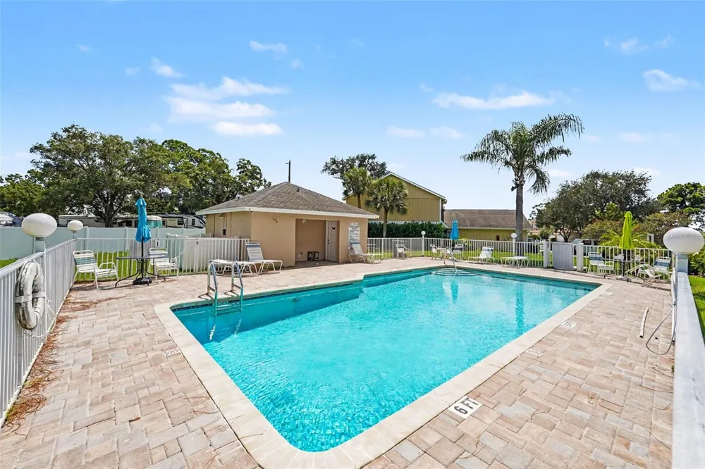 6980 ULMERTON ROAD #9E Largo, FL 33771