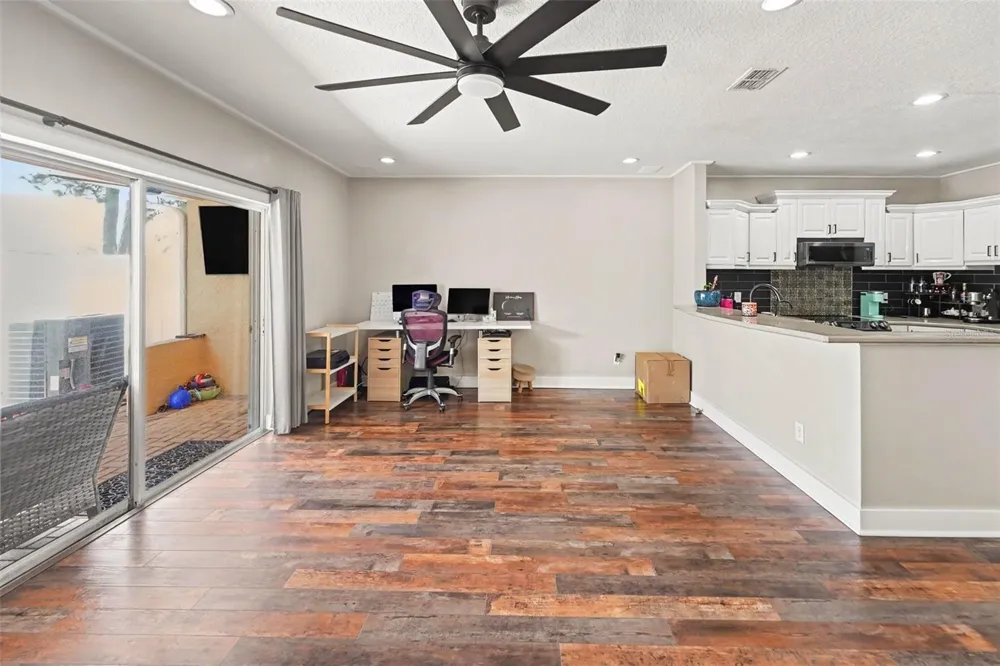 6980 ULMERTON ROAD #9E Largo, FL 33771