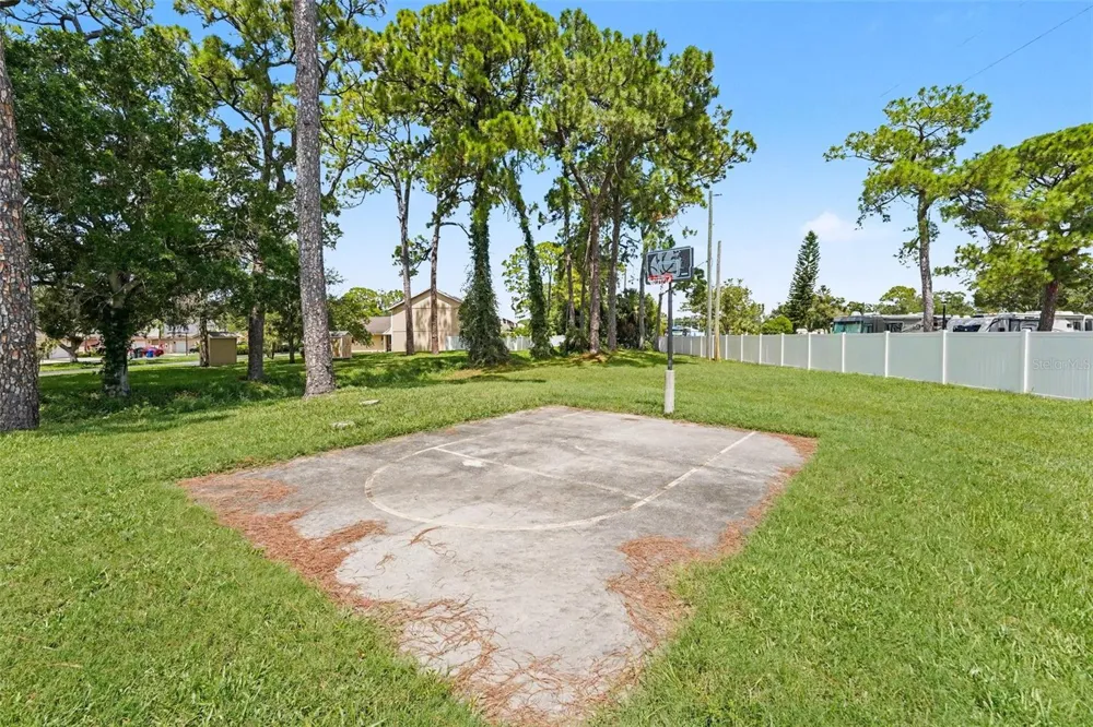 6980 ULMERTON ROAD #9E Largo, FL 33771