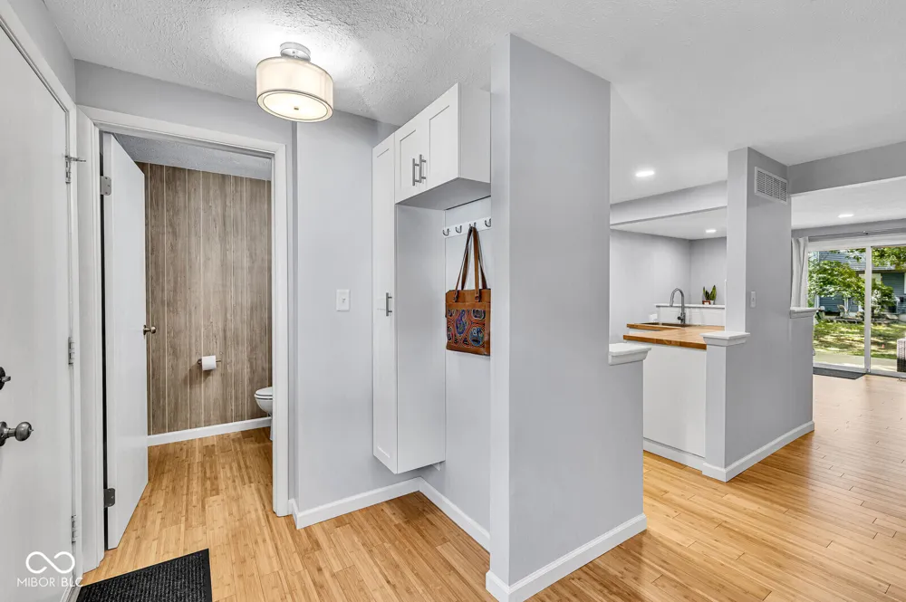 9442 Timber View Drive Indianapolis, IN 46250