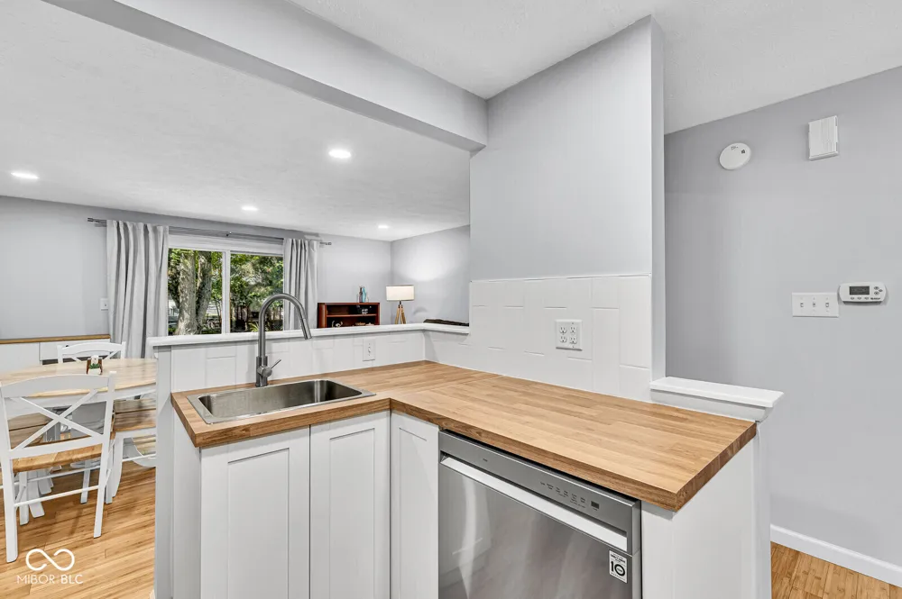 9442 Timber View Drive Indianapolis, IN 46250
