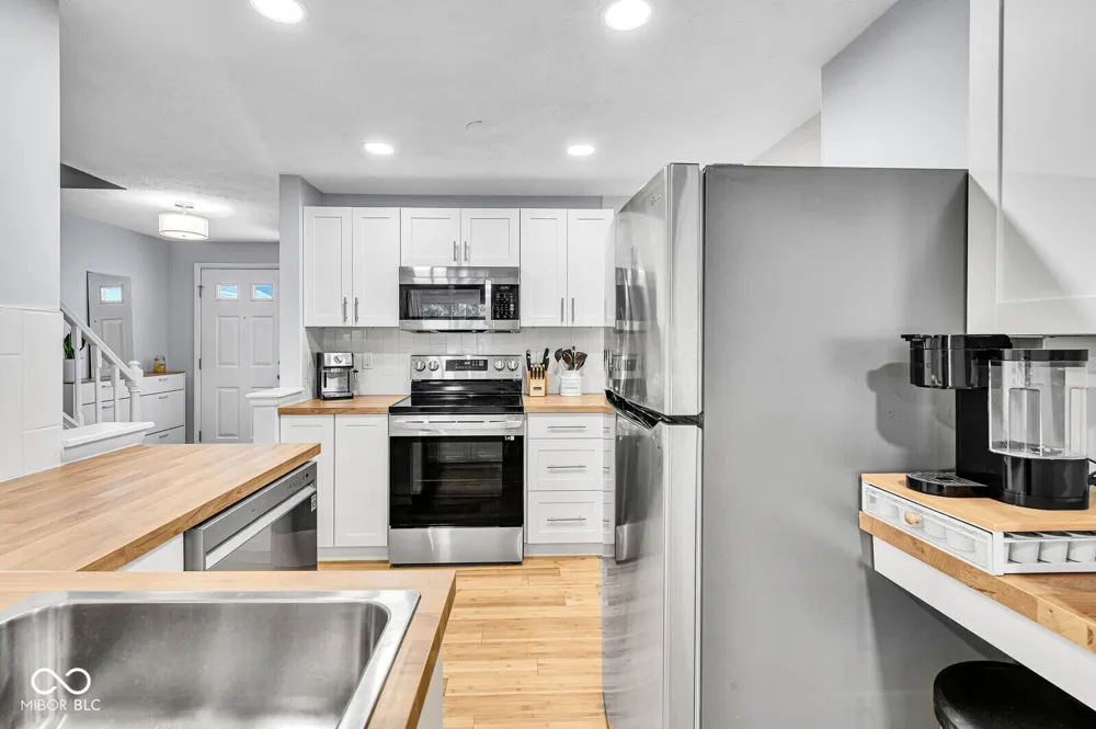 9442 Timber View Drive Indianapolis, IN 46250