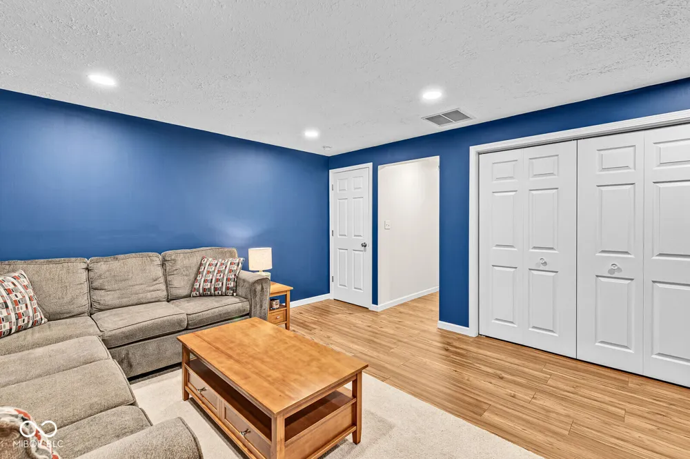 9442 Timber View Drive Indianapolis, IN 46250