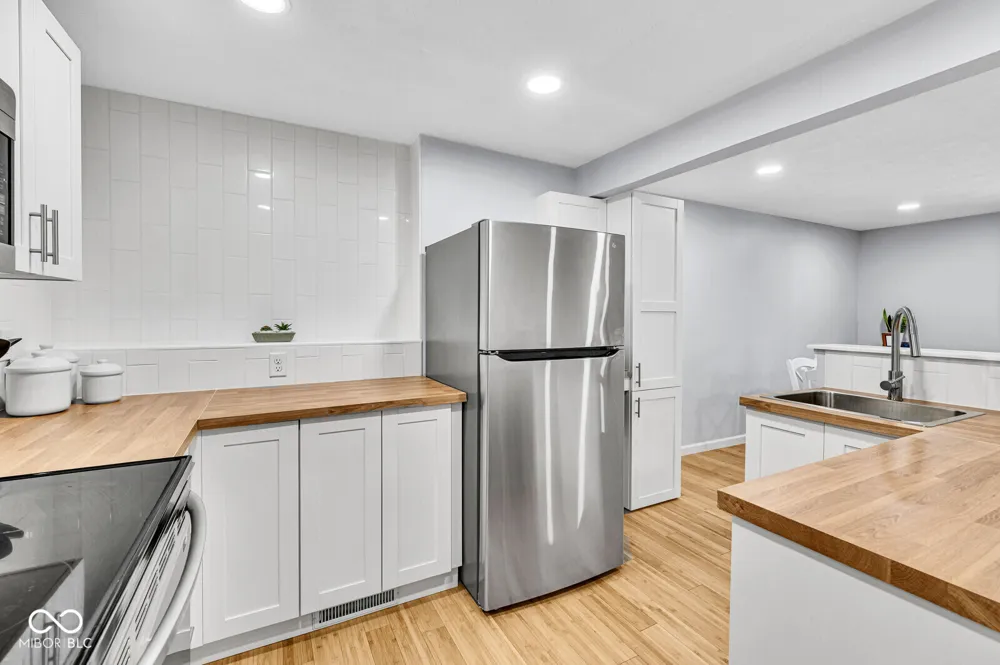 9442 Timber View Drive Indianapolis, IN 46250