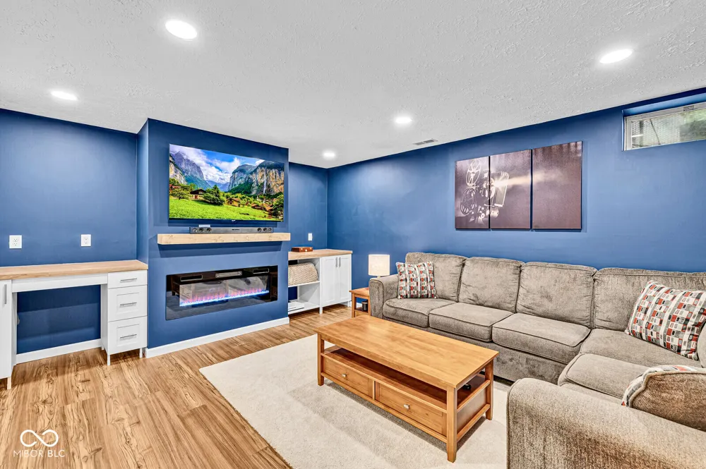 9442 Timber View Drive Indianapolis, IN 46250