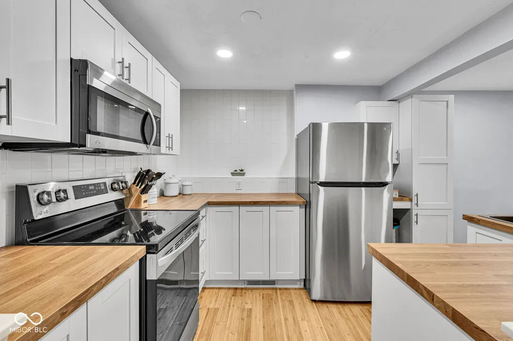 9442 Timber View Drive Indianapolis, IN 46250