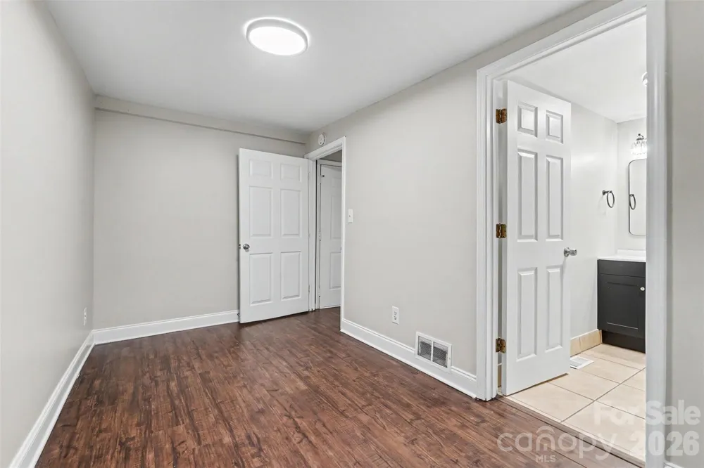2728 Arnold Drive Charlotte, NC 28205