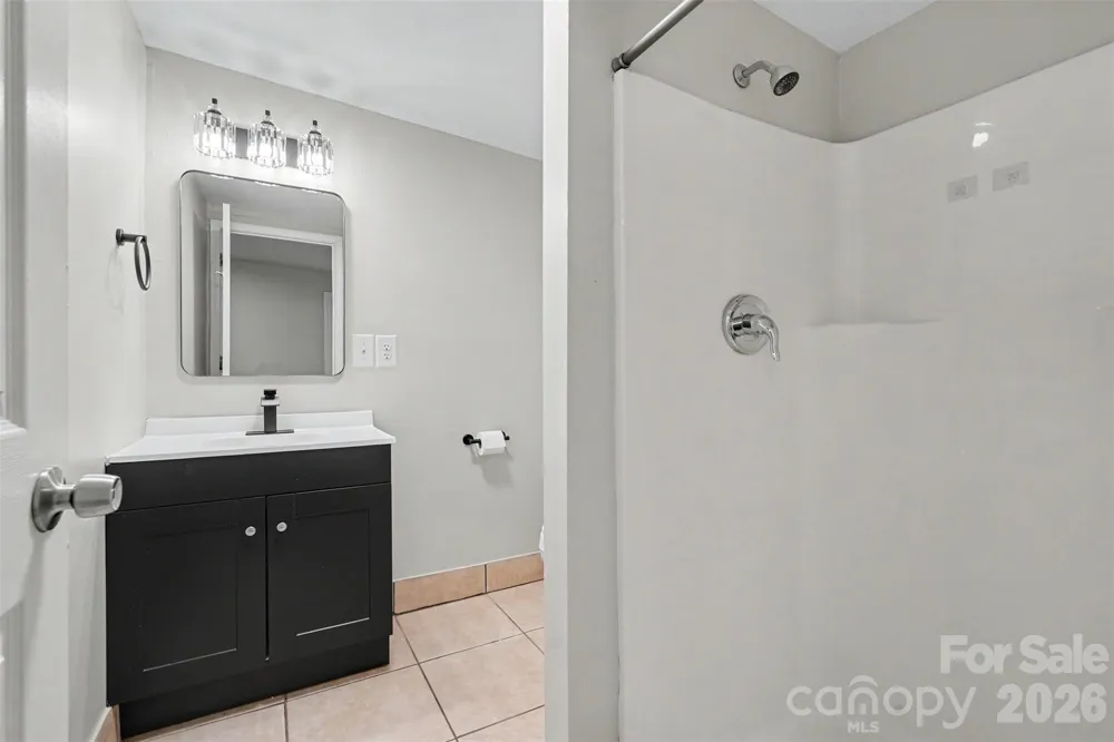 2728 Arnold Drive Charlotte, NC 28205
