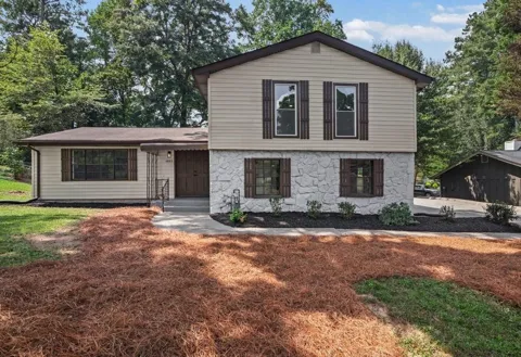 6883 Creekmoor Lane