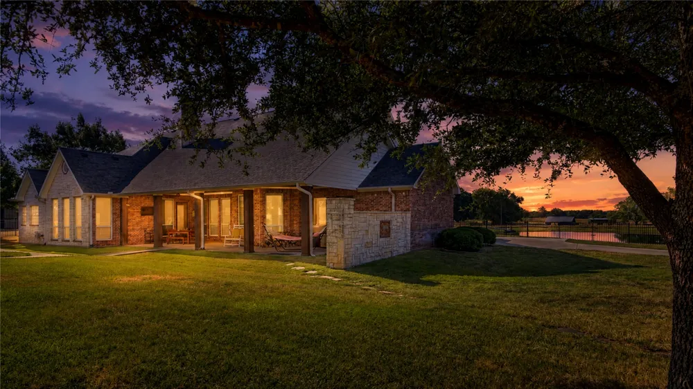 212 Oak Ridge Road Denison, TX 75021