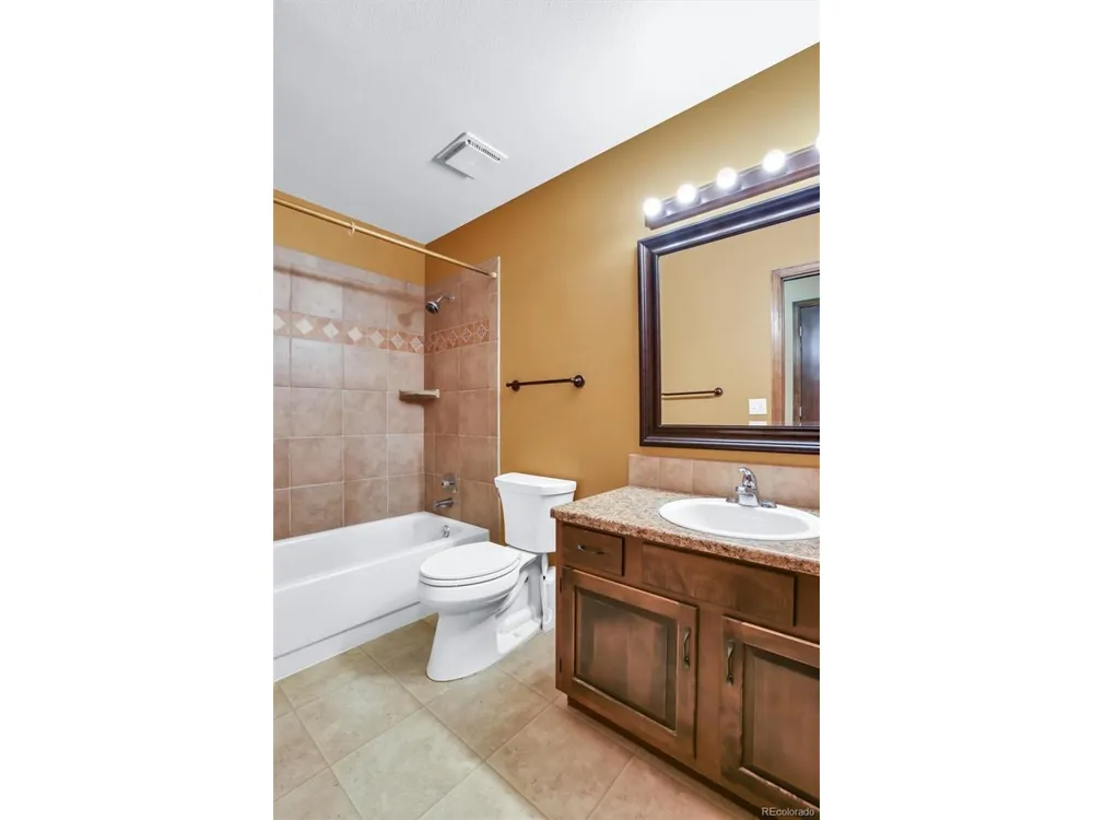 9225 W Jewell Place #105 Lakewood, CO 80227