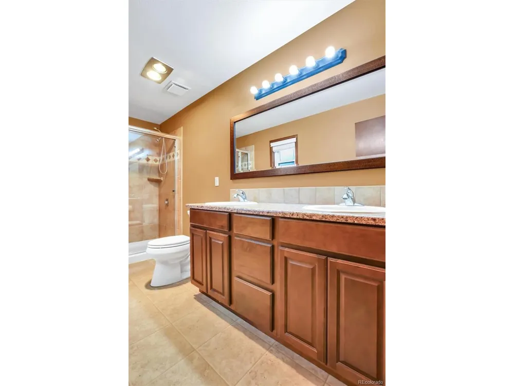 9225 W Jewell Place #105 Lakewood, CO 80227