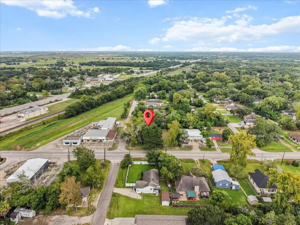 5201 Main Street Santa Fe, TX 77510