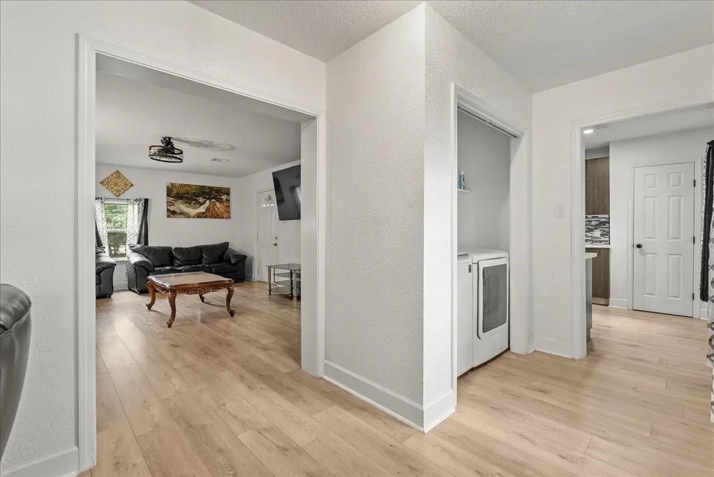5201 Main Street Santa Fe, TX 77510